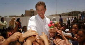 Sandra Stiskalo: Tony Blair är trots allt omöjlig att slita blicken från