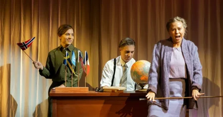 Morsan Myrdal skildras som pinsam, god och övermänskligt kompetent