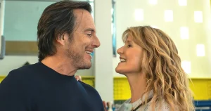 ”Is this thing on?” uppfyller längtan efter en snygg vuxenkomedi