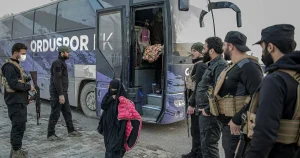 Ökända al-Hol-lägret har stängts – oklart var kvinnorna och barnen med Sverigekoppling finns