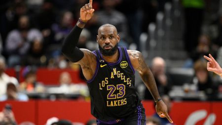 LeBron James utsedd till All-Star-reserv igen, sätter rekord med 22:a uttagningen