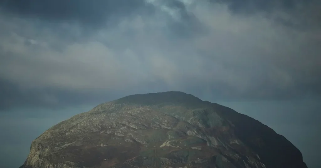 Här skapas curlingstenarna till OS