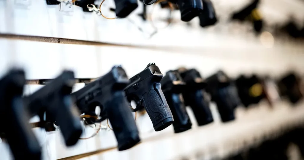 Vänsterlutande vapenklubbar växer efter dödsskjutningen