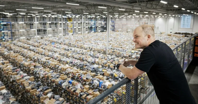 Bakom kulisserna på Sellpy: Här hamnar kläderna du skickar in