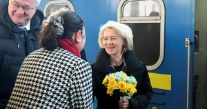 Lina Lund: von der Leyen kom med blommor i stället för miljarder