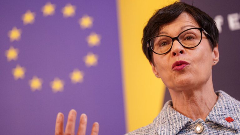 EU vill ha fri roaming i västra Balkan