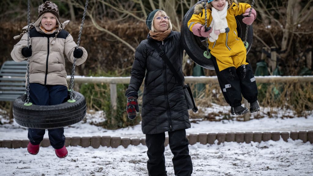 Att spendera tid med barnbarn gynnar hjärnan