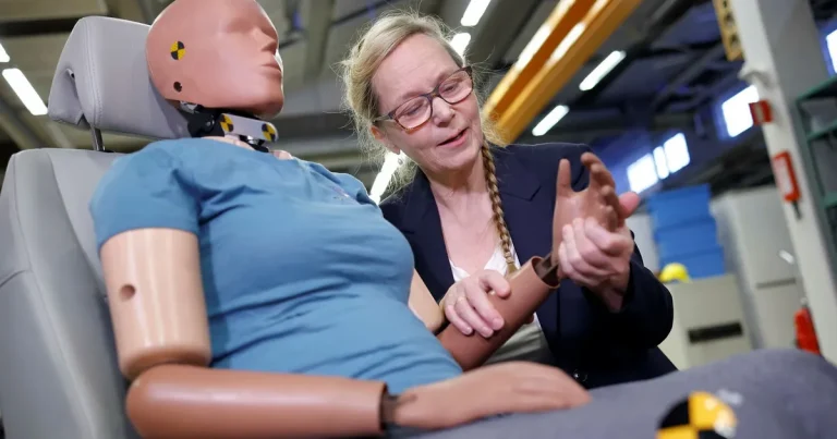 Bilarnas säkerhetssystem – på väg mot ökad jämställdhet