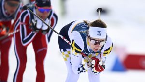 Andersson i ledningen när fältet delar sig i femmilsloppet