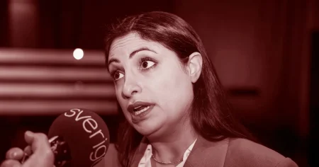 Ledare: Nooshi Dadgostar verkar väldigt desperat