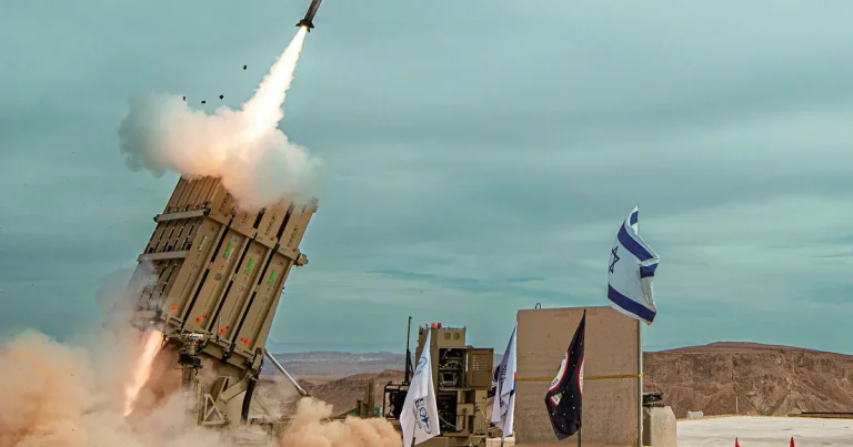 Larmet: USA:s och Israels ammunitionslager sinar