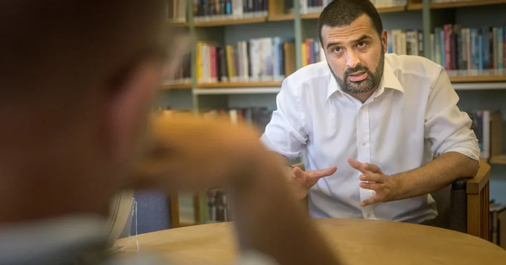 Kulturdebatt. Ali Esbati: Angreppet på Iran är inget att fira, krigets fortsättning är döden