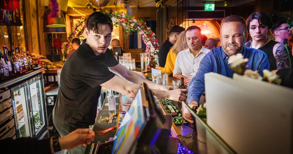 Han vill rädda Stockholms nattliv – men behöver det räddas?