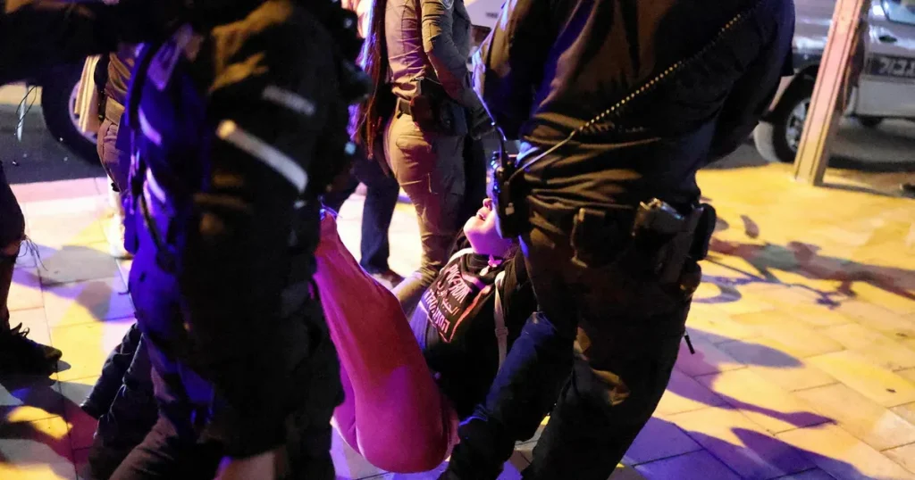 Krigsmotståndet ökar i Israel – flera gripna efter helgens protester