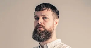 Johannes Ekholm: Jag sålde reklamutrymme i min roman för att ha råd att skriva klart den