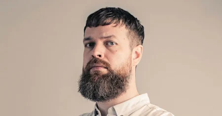 Johannes Ekholm: Jag sålde reklamutrymme i min roman för att ha råd att skriva klart den