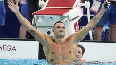 Olympisk mästare Cameron McEvoy slår 17 år gammalt rekord i herrarnas 50 meter frisim