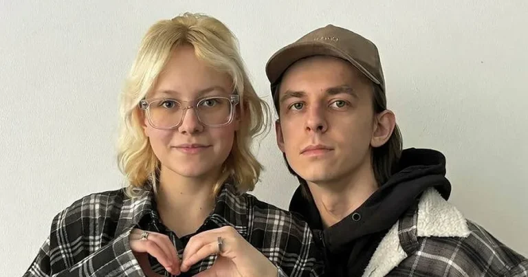 Gatumusikanterna väckte ryska regimens vrede – spelar i Sverige