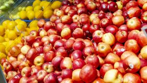 Livsmedelsföroreningsgranskning: Cocktail av bekämpningsmedel funna i konventionellt odlad mat