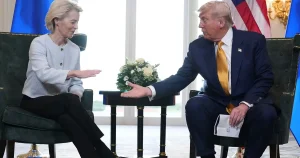 Historiskt ja till utskällt avtal: ”Säljer ut oss till Trump”