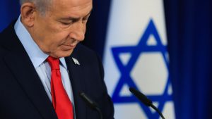 Netanyahu säger att det varit en mycket svår kväll efter iranska attacker mot två städer i södra Israel, lovar att fortsätta attackera Iran