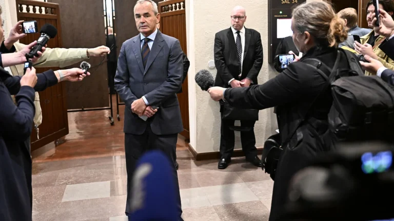 Svenska titel: Före detta Lundin Oil-cheferna Lundin och Schneiter riskerar långa fängelsestraff