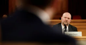 Statsministerns statssekreterare: Det tog för lång tid att lämna ut handlingar