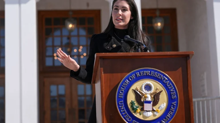 Ryska parlamentariker på USA-besök möter kongressledamöter för första gången sedan invasionen av Ukraina 2022