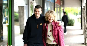 Lisa Magnusson: ”I swear” lär förändra synen på Tourettes – men skandalen hade kunnat undvikas