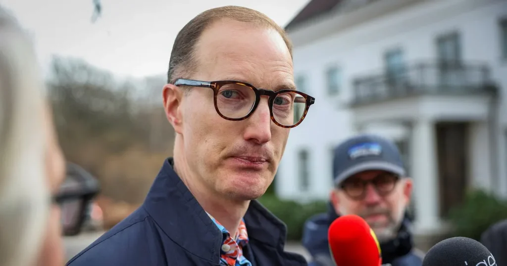 L-toppar hoppar av i protest: ”Smärtsam sorg”