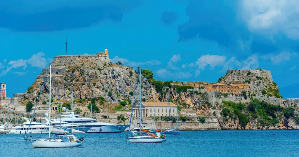 ”Love is blind” lockar tittare till paradisön – ”streamingturism” växande fenomen