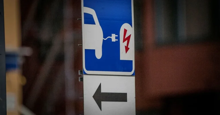 Så mycket sparar du på att köra elbil jämfört med bensinbil