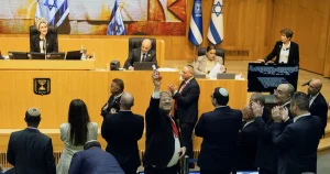 Max Hjelm: Vulgärt när ministern firar dödsstraff mot palestinier med champagne