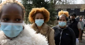 Hjärnhinneinflammationen skrämmer studenter: ”Känns som covid en gång till”