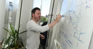 Stjärnekonomen: Miljardärer i Sverige har orimliga privilegier – behövs ny skatt