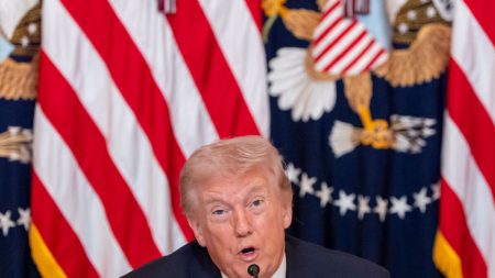 Rewritten title in Swedish:
Trump ber Xi att skjuta upp mötet på grund av kriget i Mellanöstern