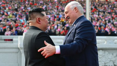 Kim Jong Un öppnar famnen för Belarus’ Aleksandr Lukasjenko
