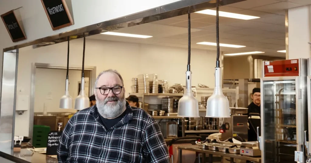 Kommun frystorkar skolmat – lagras på hemlig plats