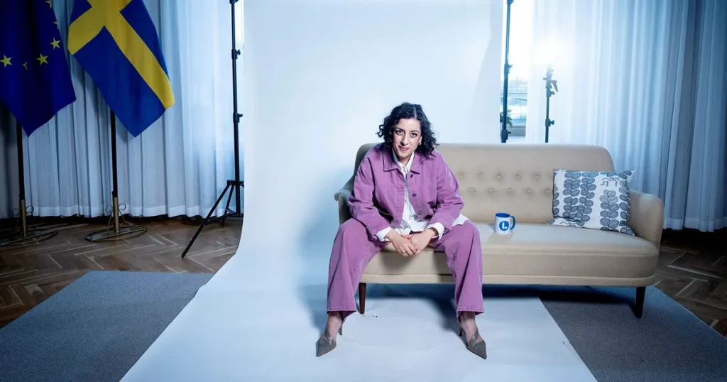 Simona Mohamsson: ”Jag förstår att det är konstigt att läsa mina gamla tweets om SD”