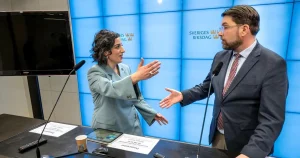 SD-topparnas besked: Inga stödröster till L