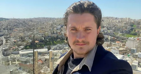 Svenska studenten Johannes: Skrot regnar från himlen