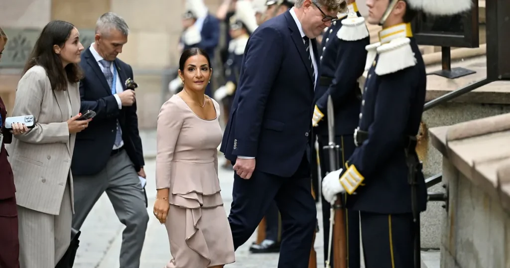 Johannes Klenell: Därför liknar Parisa Liljestrand justitieministern vid sin labrador