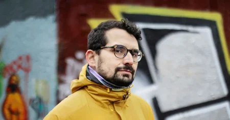 Showan Shattak kickades ur egna partiet: ”Vänstern låter sig kuvas”