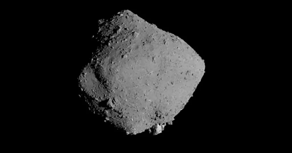 Livets byggstenar kan finnas i hela solsystemet