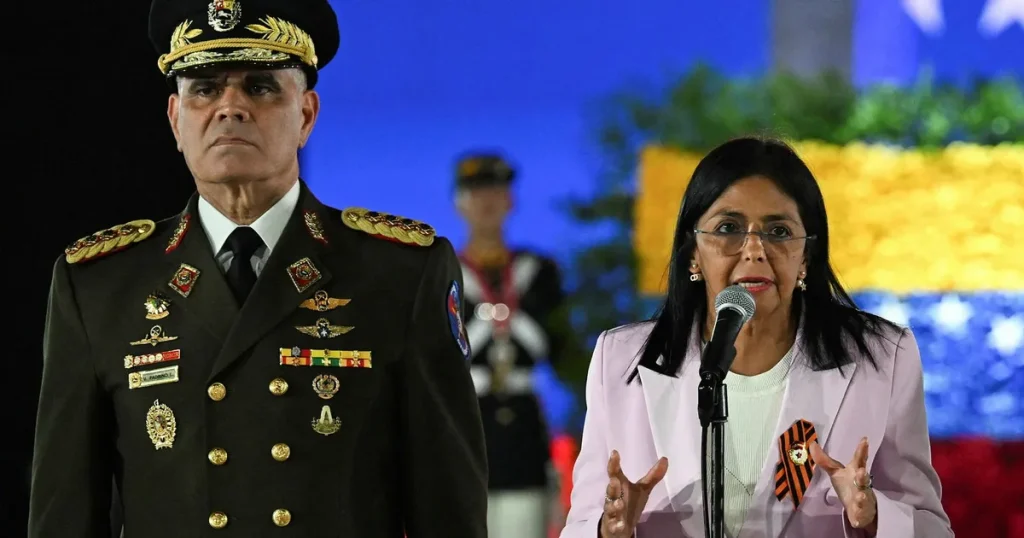 Venezuelas ledare stärker greppet om militären