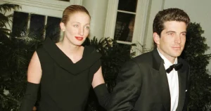 Saga Cavallin: Inte konstigt att pöbeln suktar efter Kennedyklanens finess