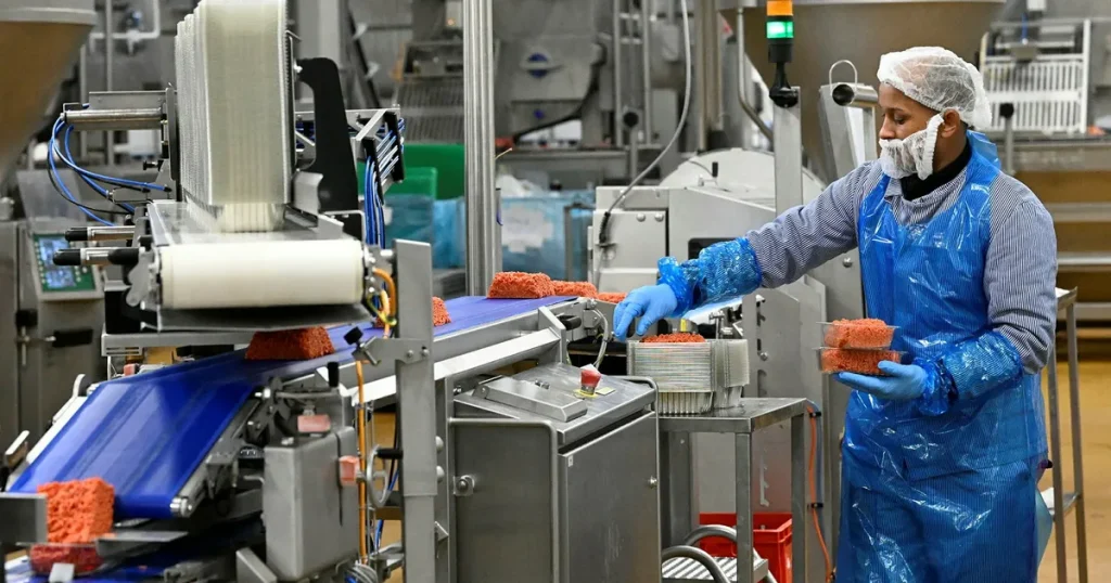 Leverantörer uppmanas frysa priser till matjättarna