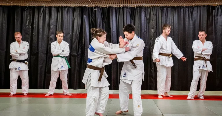 Svenska judoklubben lär mästarna i Japan