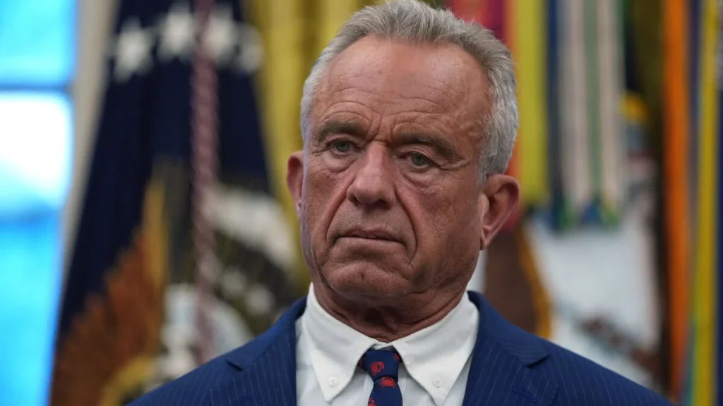 En federal domare stoppar hälsominister Robert F. Kennedys plan för barnvaccination