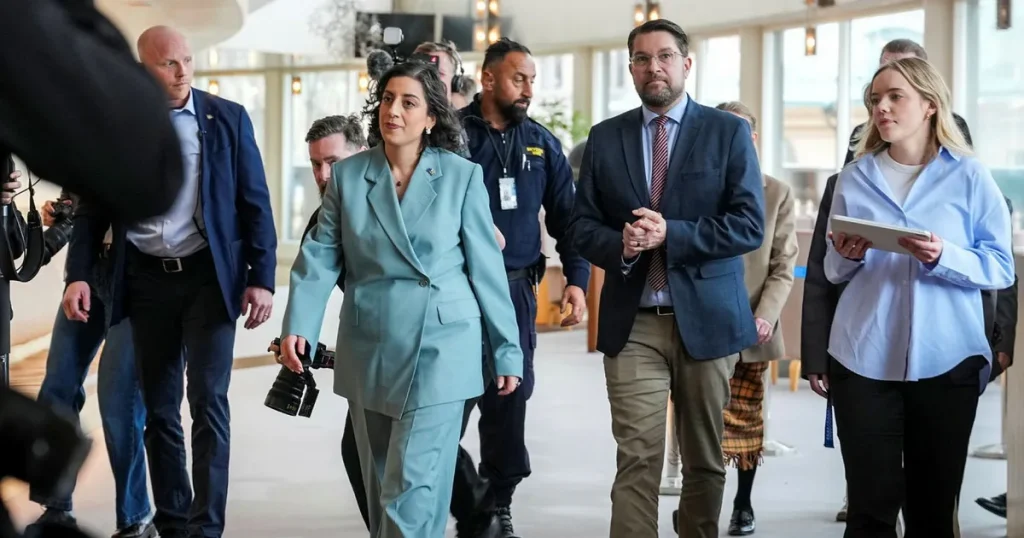 Susanne Nyström: Simona Mohamsson begår ett fruktansvärt misstag – men hennes svek är större än så